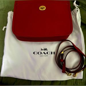 Almost BRAND NEW Coach Turnlock Crossbody